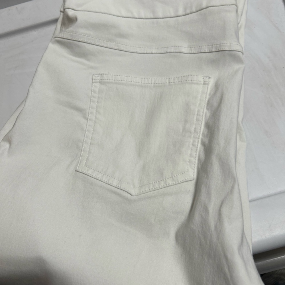 Ruby Rd. Cream Capris - Picture 3 of 4